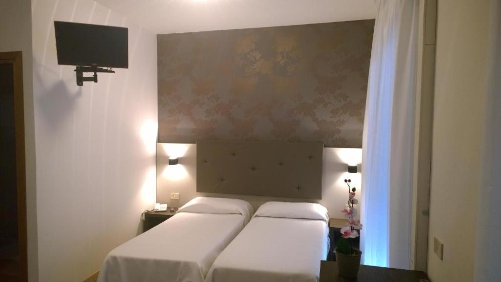 Hotel Gambrinus لينانو سابيادورو المظهر الخارجي الصورة