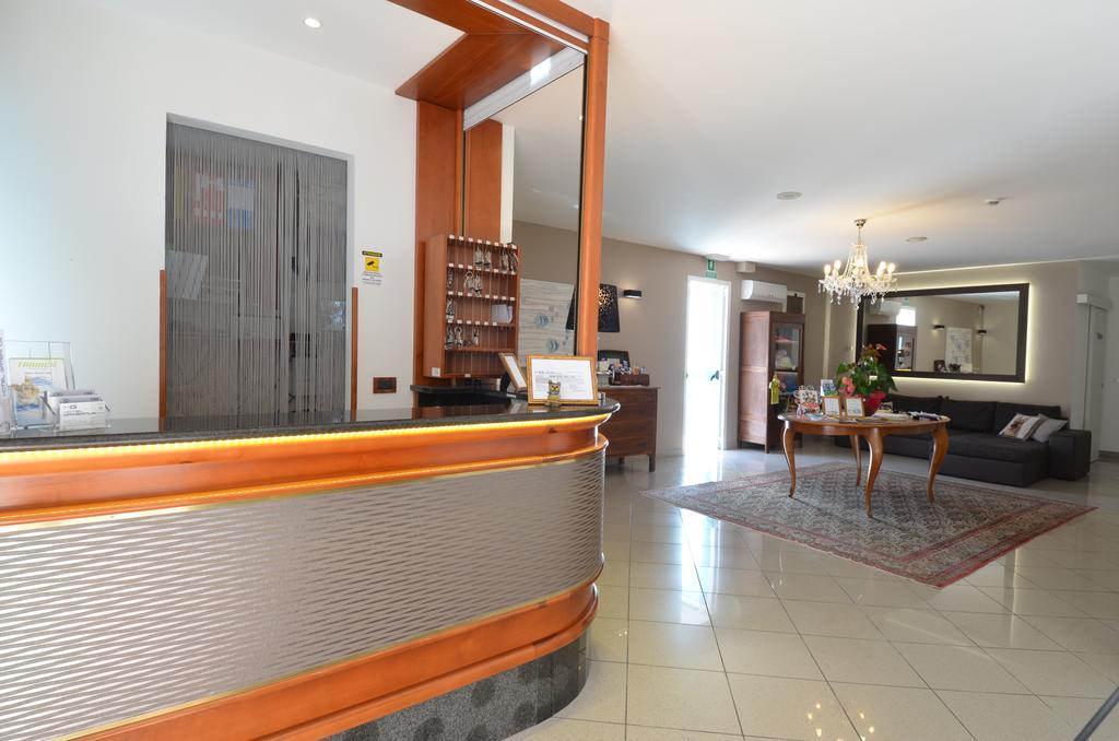 Hotel Gambrinus لينانو سابيادورو المظهر الخارجي الصورة