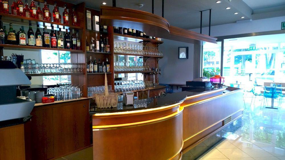 Hotel Gambrinus لينانو سابيادورو المظهر الخارجي الصورة