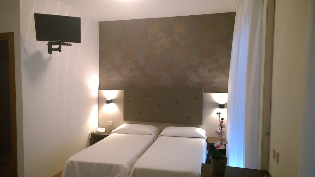 Hotel Gambrinus لينانو سابيادورو المظهر الخارجي الصورة